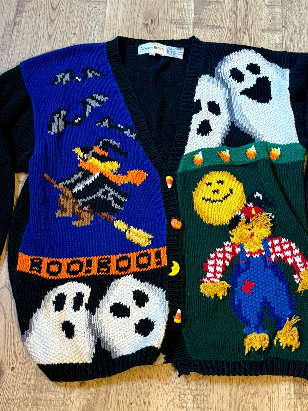 Vingtage Halloween Cardigan Sweater w Witches boo Knit Cardigan with Ghosts
